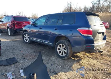2011 Toyota Highlander Base V6 from USA, damaged, VIN 5TDZK3EH5BS032427
